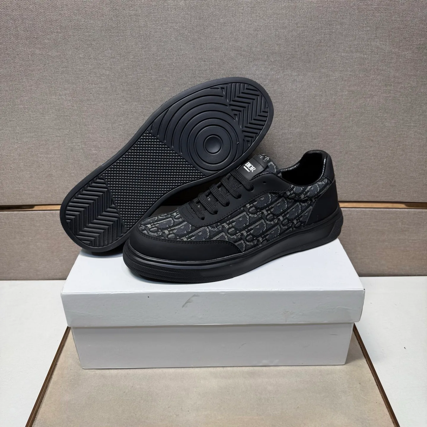 ⬛️Men's shoes 💰p400 [Dior~] Men's casual shoes 2025z cabinet sales simultaneously 🔶Size: 38-44#️⃣ 🔷3 colors🔜The upper is made of multi-material splicing ➕Genuine leather lining, comfortable and breathable, sole: original comfortable and wear-resistant outsole, ⚠️real thing📱photographed🎬real thing is better📢📢📢